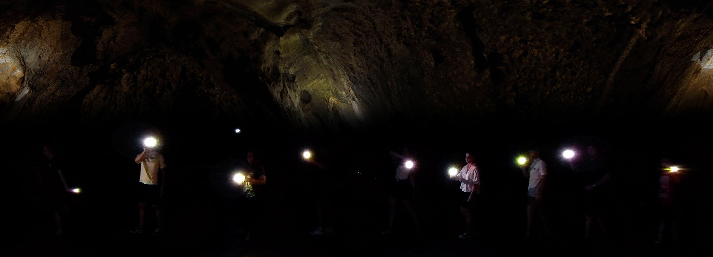 Gianluca Abbate / DANS AL GROTTE